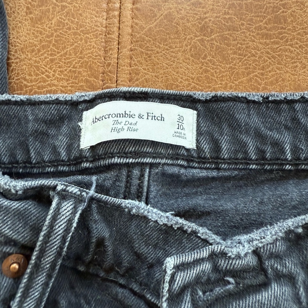 Abercrombie & Fitch The Dad High Rise Ripped Jeans - Picture 2 of 4